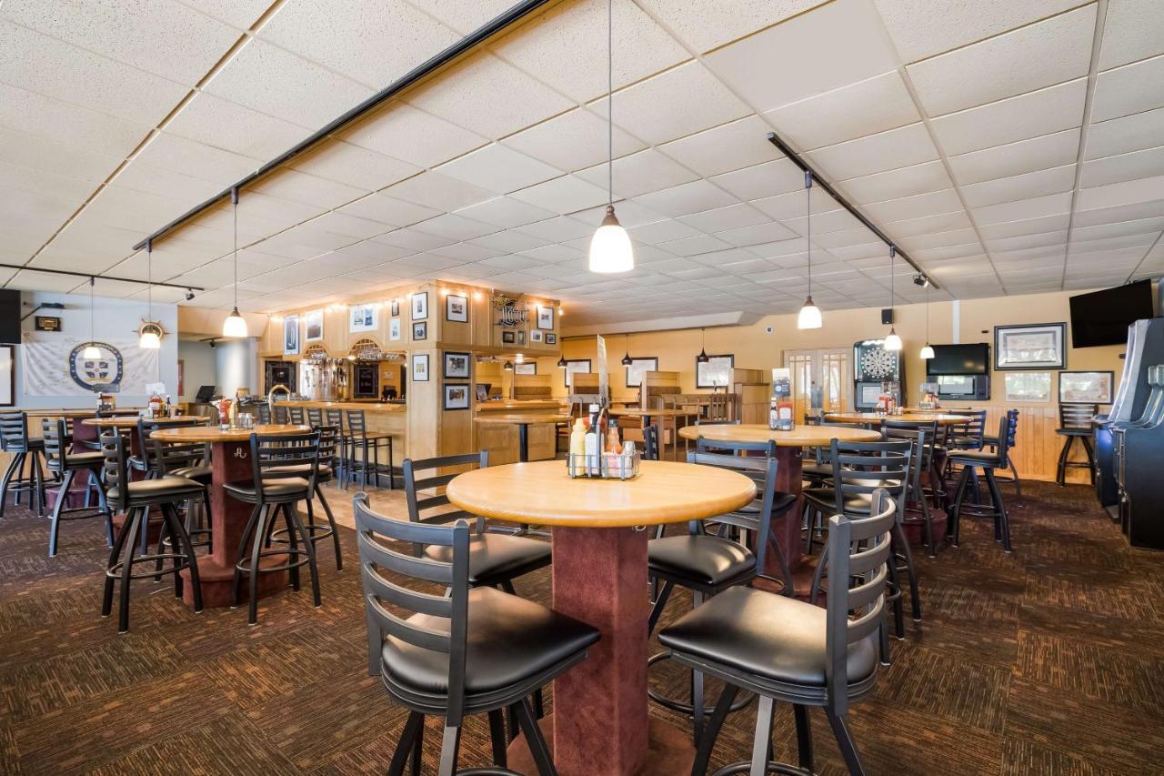 Western Riverfront Hotel 3*