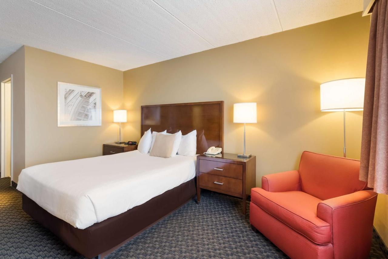 Western Riverfront 3* Marinette