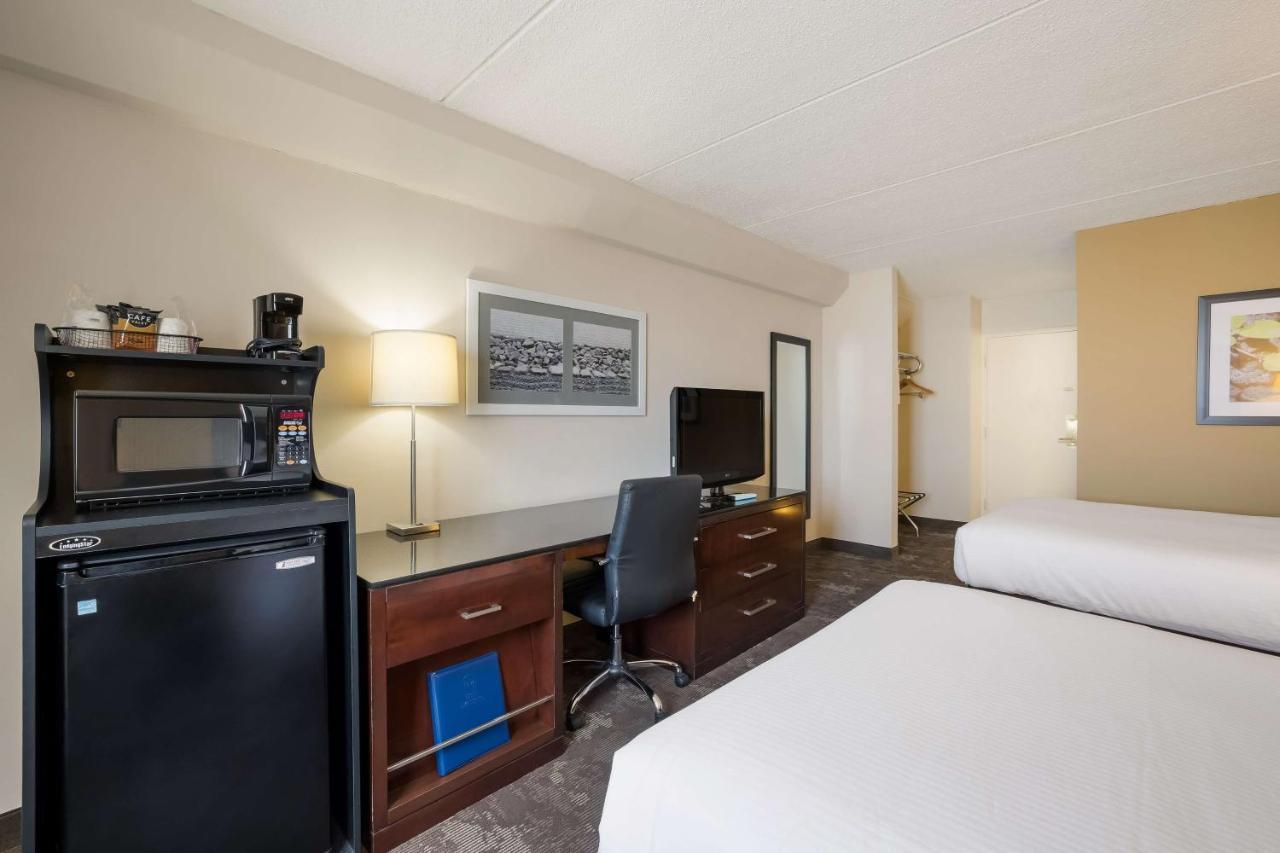 Hotel Western Riverfront 3*