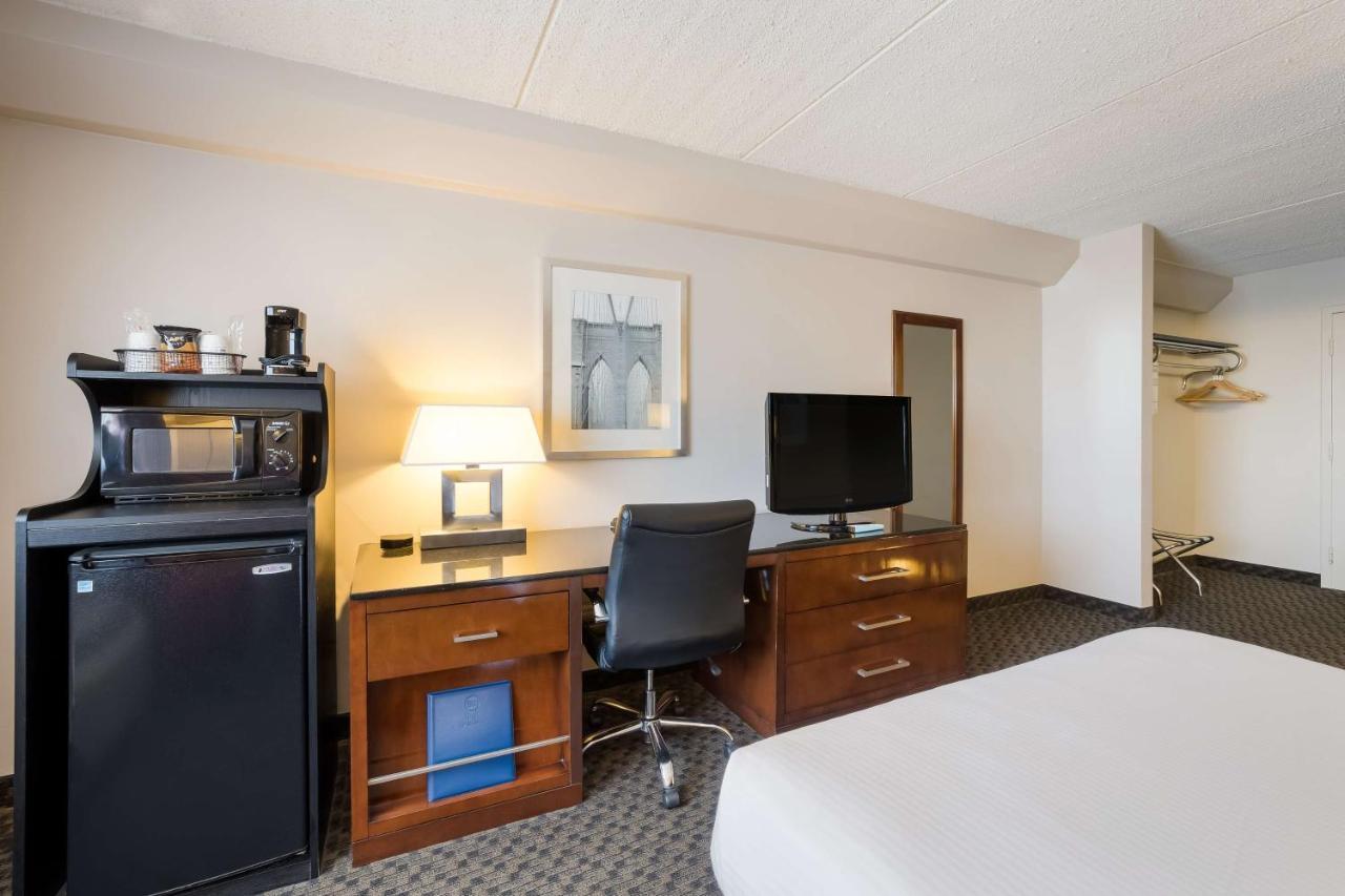 Western Riverfront Hotel 3*