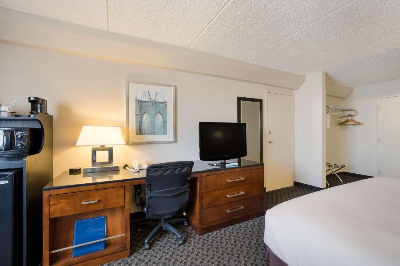 Western Riverfront Hotel Marinette