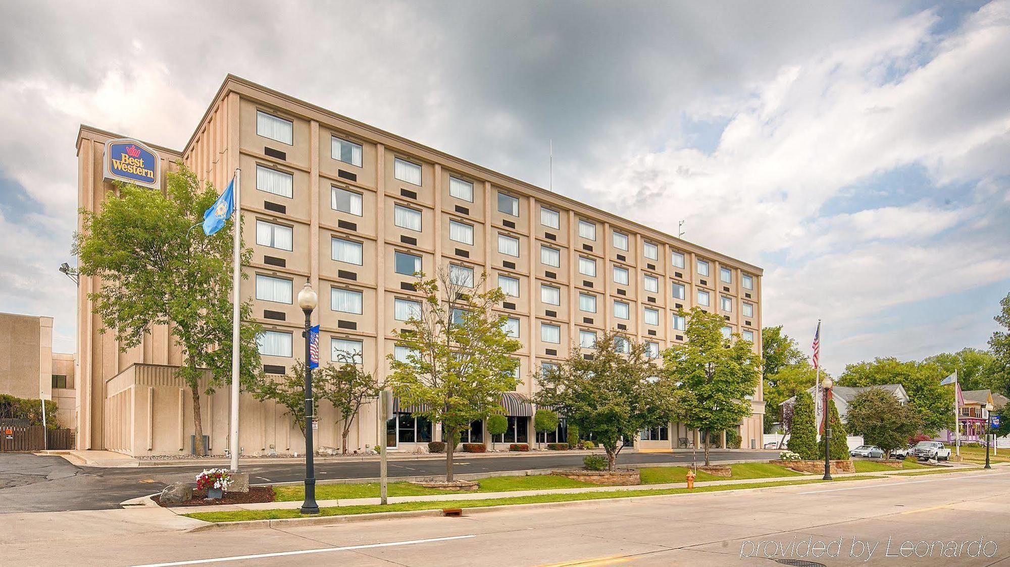 Western Riverfront Hotel Marinette