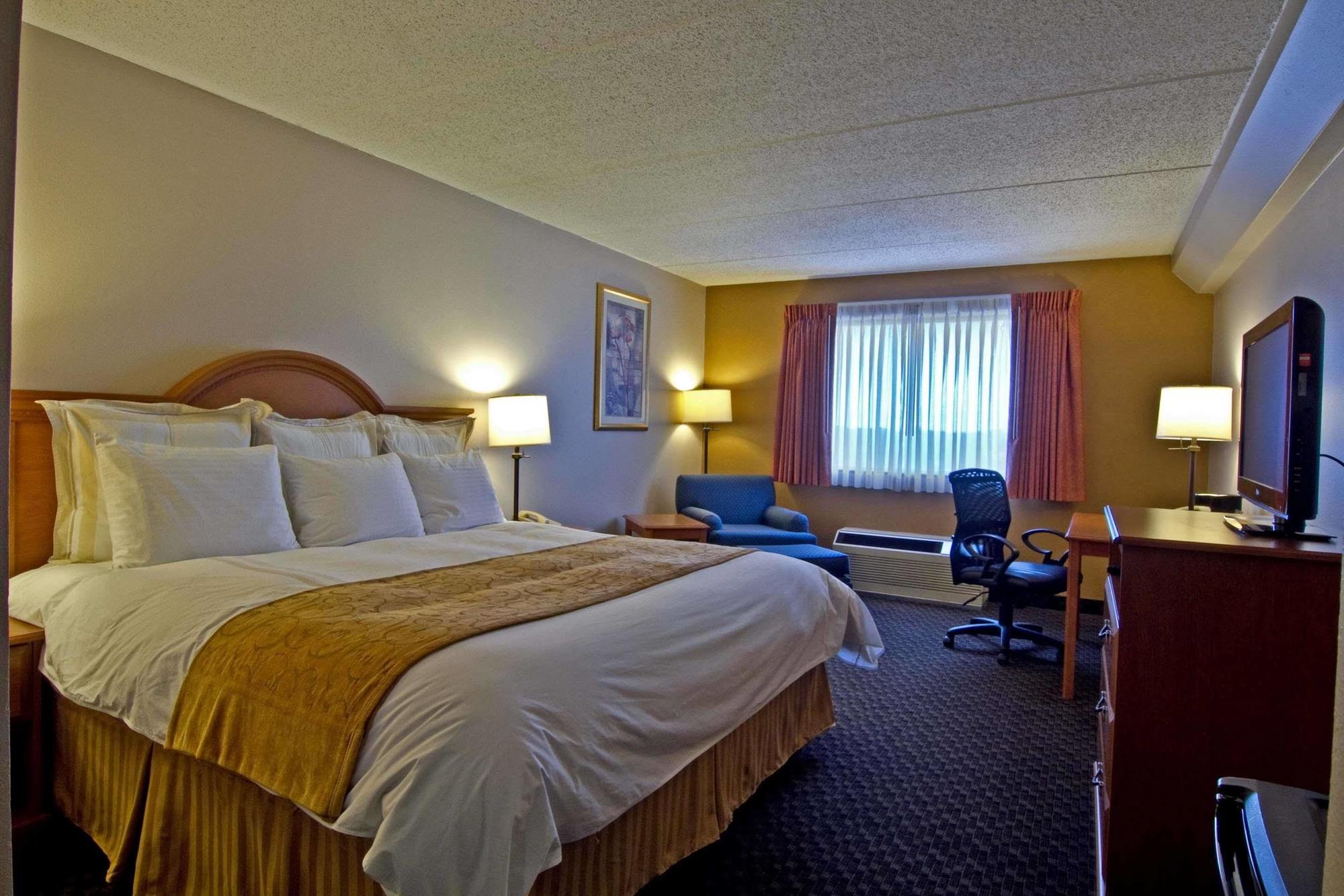 Hotel Western Riverfront 3*
